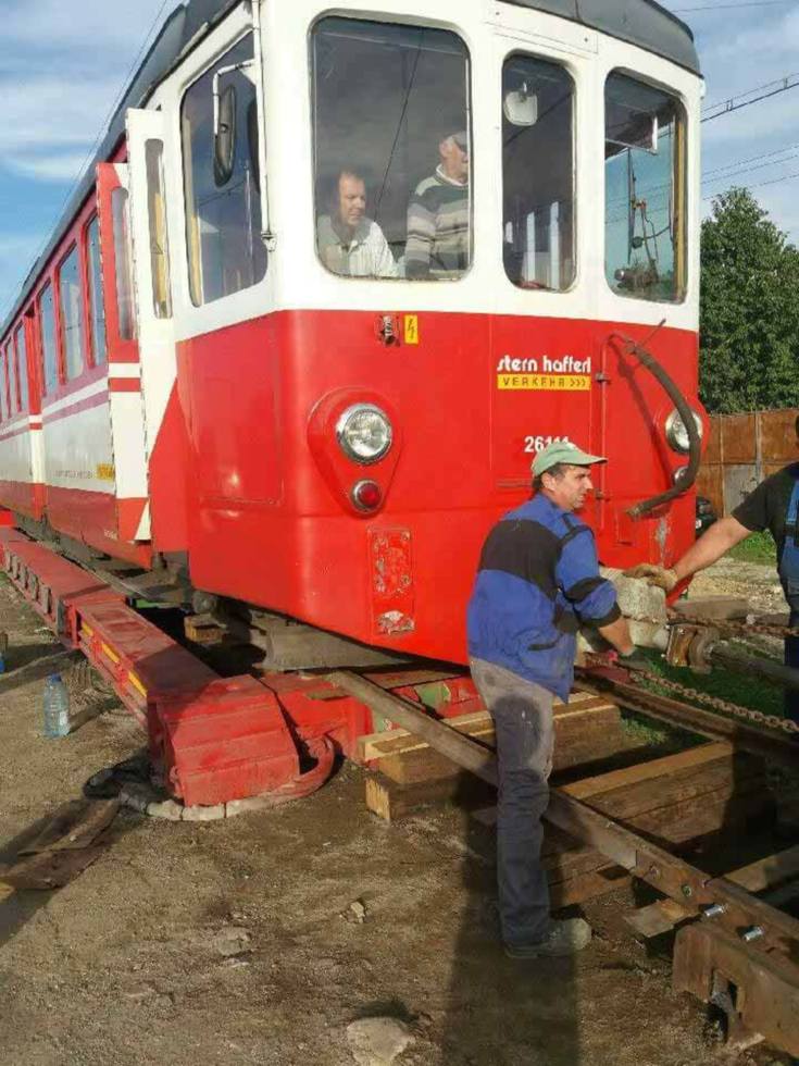 2017_09_18_0_1_primaria-rasinari-a-cumparat-un-tramvai-cu-6-000-de-euro-din-austria_75229.jpg