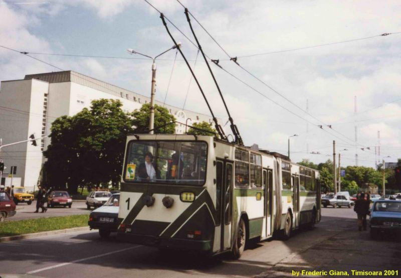 1-Trolleybus Rocar 117 E Timisoara 2001 8.jpg