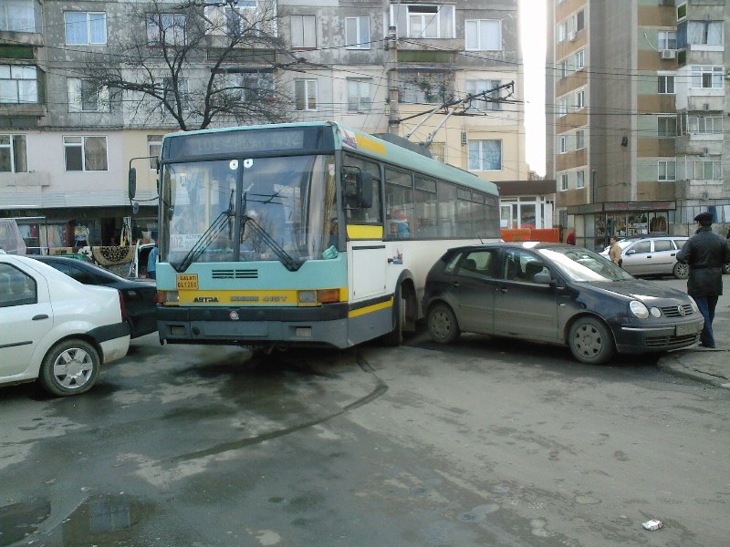 3199 - blocaj troleibuz (24.12.2008).jpg