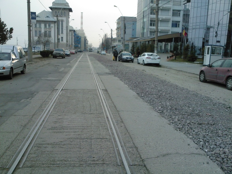3572 - Linie de tramvai ramasa (27.02.2009).jpg