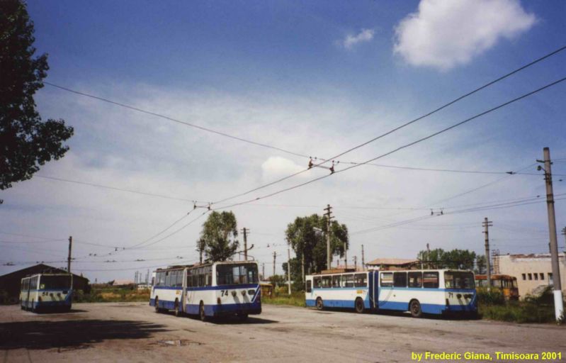 54+74+71-Trolleybus Rocar 117 E Timisoara 2001 4.jpg