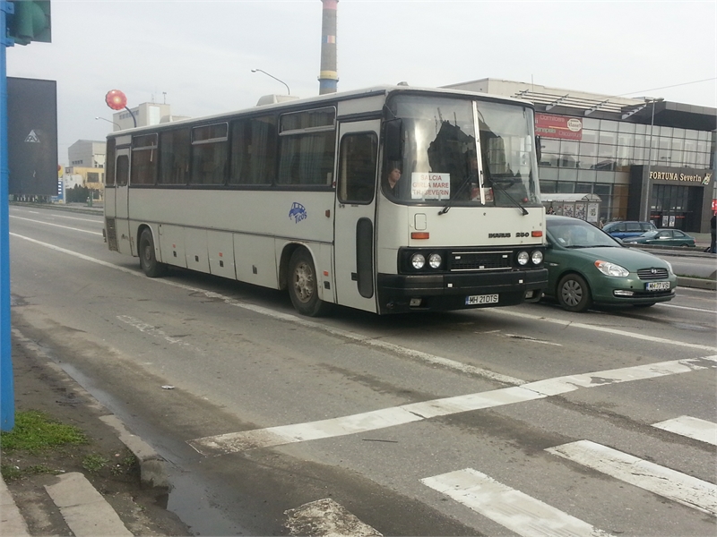 Autobuz Ikarus 250.jpg