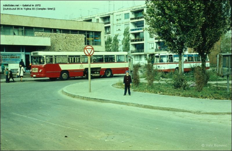 Autobuzul 20 in Tiglina III (Complex Siret).jpg