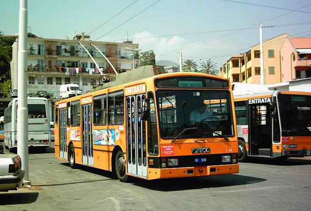 Iveco 2471 Portesi - trolleybus San Remo 2002.jpg