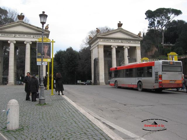 Roma - Autobuz la Villa Borghese 02.jpg